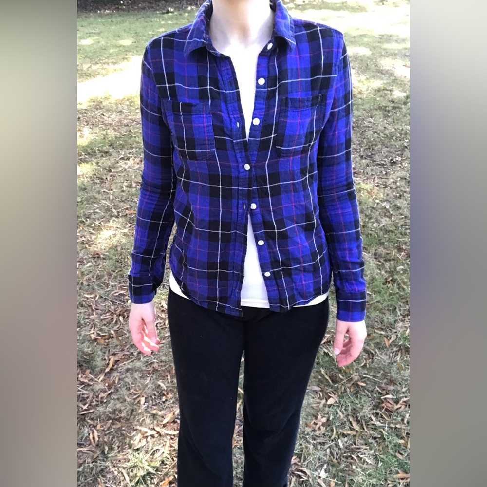 Blue plaid button down long sleeves shirt top